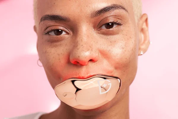 Dr Dennis Gross Red Light Therapy Mask for Lip Wrinkle Treatment - Image 2