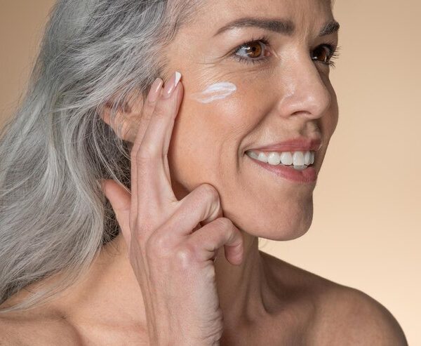 At-Home Microdermabrasion Systems: The Anti-Aging Breakthrough for Older Women